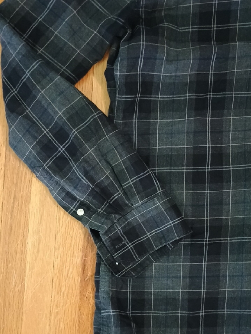 Barbour Men's Navy and Gray Plaid Button-Down Shirt - Picture 5 of 8